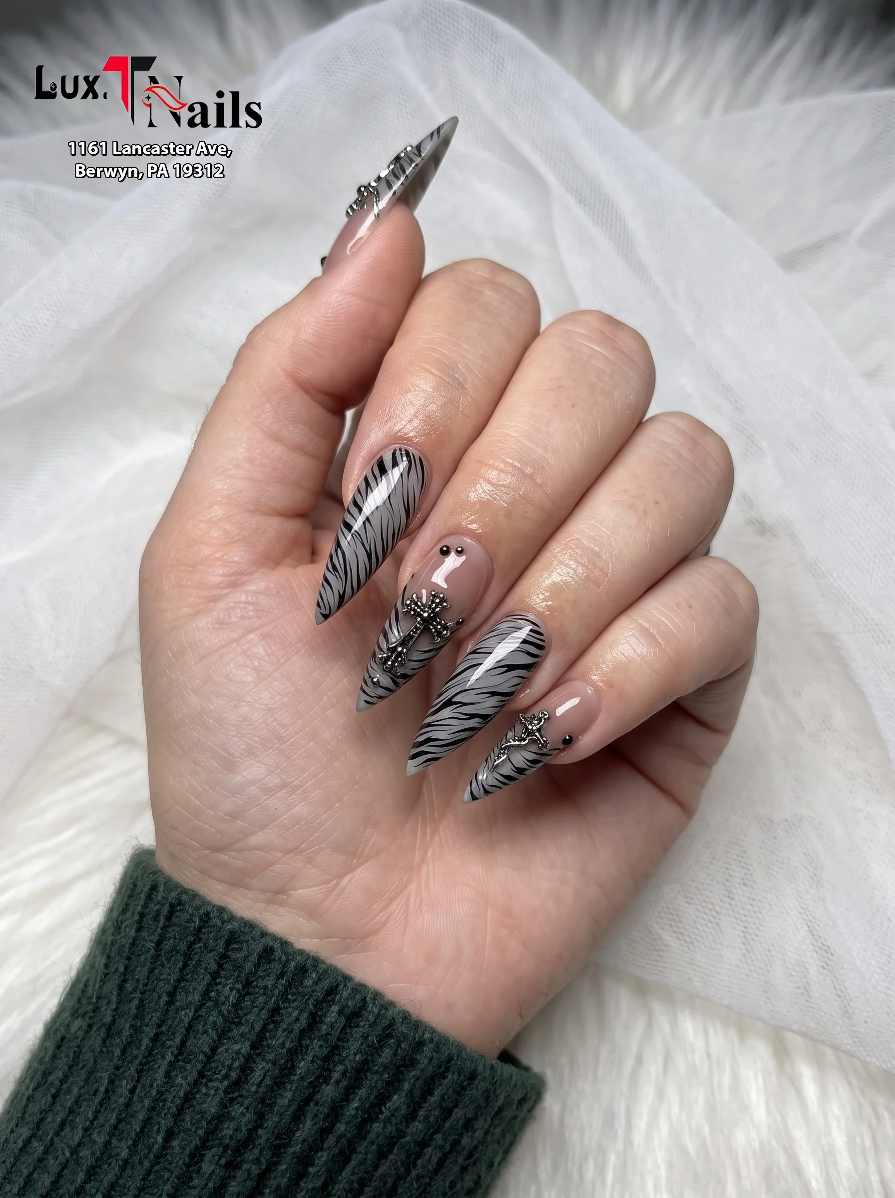 Lux.T Nails